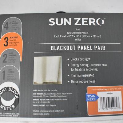 Sun Zero 2-Pack Arlo Insulated Grommet Curtain Panel Pair 40x84