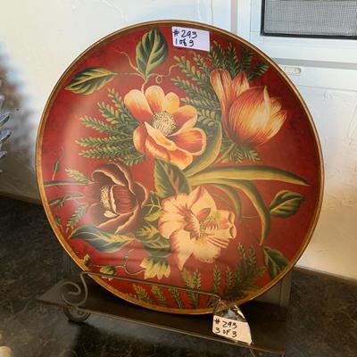 Lot 293 2 decorative plates with stand
