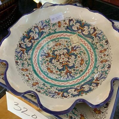 Lot 320 4 large bowls one is broken
