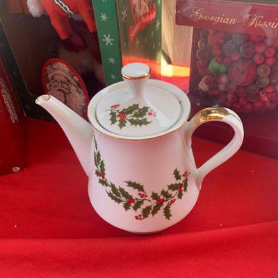 Lot 338 Teapot, misc Christmas Decor