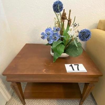 LOT#17B2: Accent Table with Contents