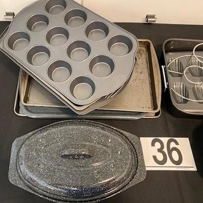 LOT#36K: Assorted Baking Pans