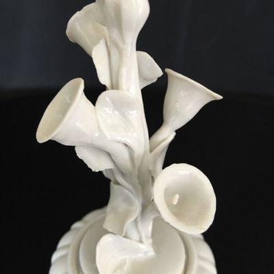 Small intricate Blanc de Chine Capodimonte Urn with Lilies. Pristine! Lot # 376