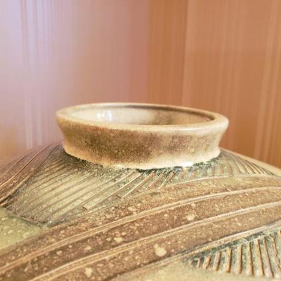 Lot 2: Large Lam Lee Pottery