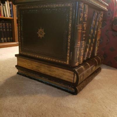 Lot 8: Maitland Smithâ„¢ Stacked Book End Table