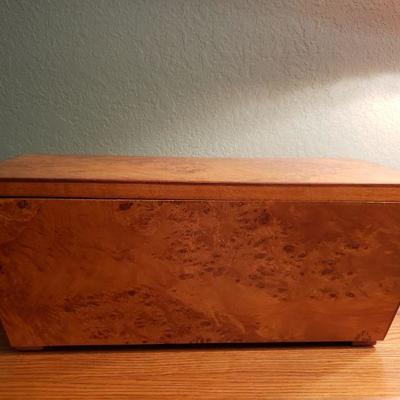 Lot 11: Italian Wood Box