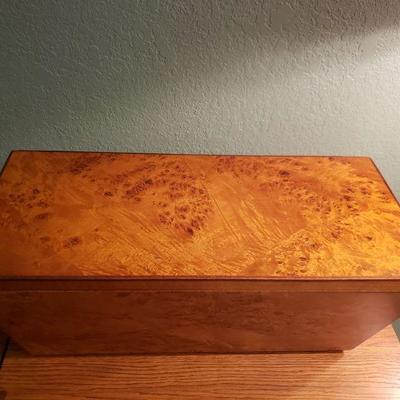Lot 11: Italian Wood Box