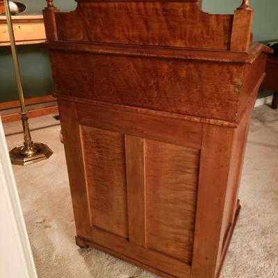 Lot 33: Antique Captain's Desk with Original Key
