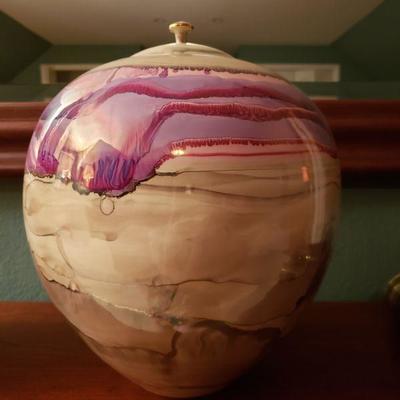 Lot 39: Bruce Fairman Pottery Vessel with Lid (large)
