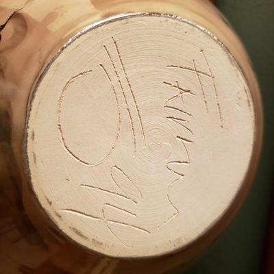 Lot 39: Bruce Fairman Pottery Vessel with Lid (large)