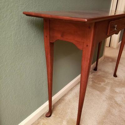 Lot 40: Lexington Console Table 