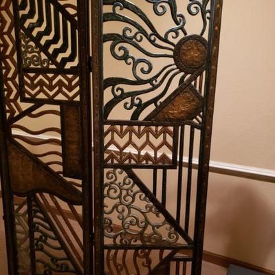 Lot 66: Large Metal 3 Panel Screen