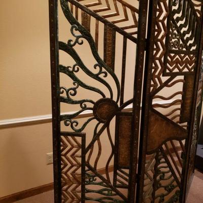 Lot 66: Large Metal 3 Panel Screen