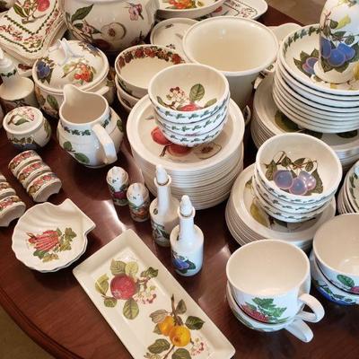 Lot 109: Pomona Port Meirion Large Dish Set