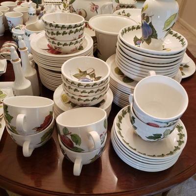 Lot 109: Pomona Port Meirion Large Dish Set