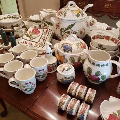 Lot 109: Pomona Port Meirion Large Dish Set