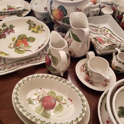 Lot 109: Pomona Port Meirion Large Dish Set