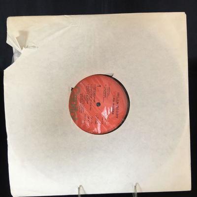 Helen Reddy 33 1/3 LP Album Vinyl Record "I Am Woman" in Jacket Pristine Condition  Small tear to sleeve Lot # 117