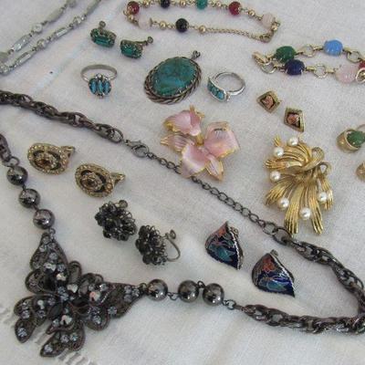 Lot 162 - Vintage Jewelry Lot 