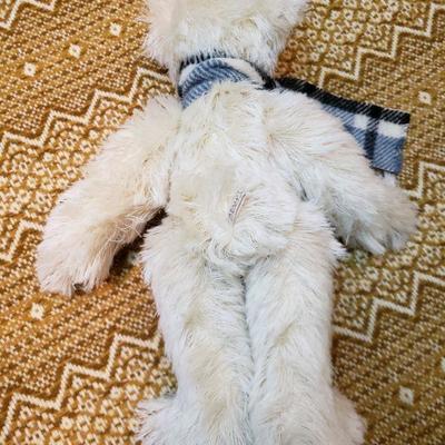 Lot 131: 2001 Judy Senk Bear with Blue Plaid Scarf