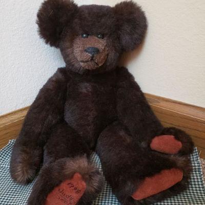 Lot 134: 1998 Judy Senk Brown Bear