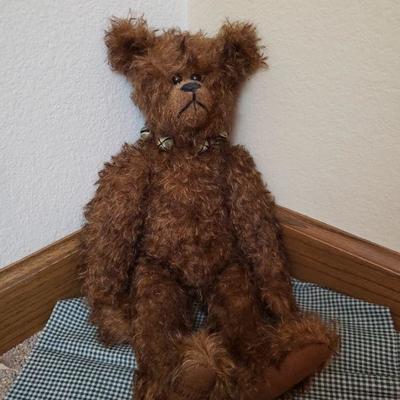 Lot 137: 2001 Judy Senk Limited Edition 1 of 1 Bear with Bells