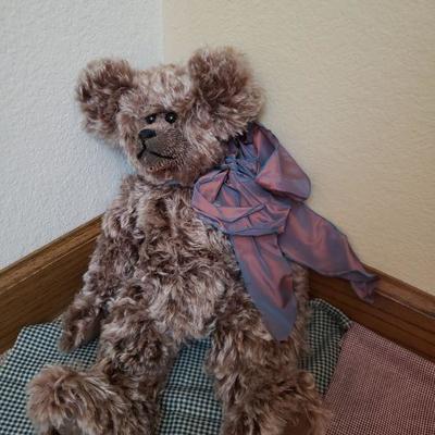 Lot 138: 1999 Judy Senk Bear w/ Iridescent Blue Bow