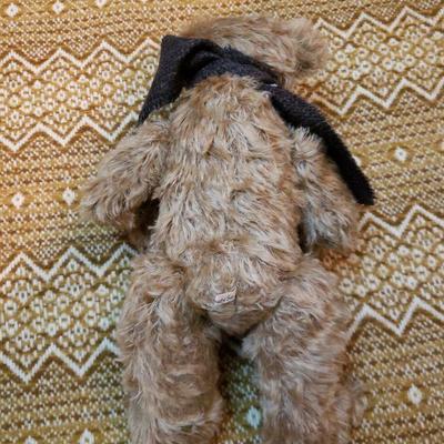 Lot 139: 2003 Judy Senk Bear with Scarf