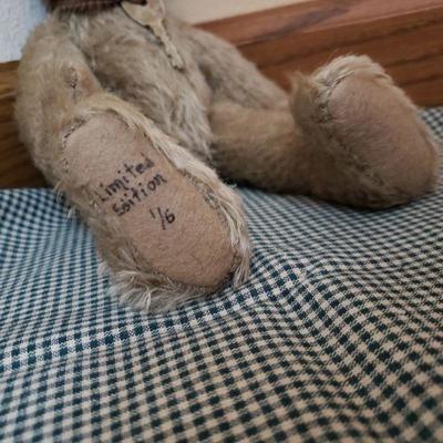 Lot 141: 2003 Judy Senk Bear with Key Limited Edition 1 of 6