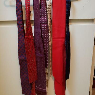 Lot 149: Ladies Neck Ties