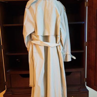 Lot 150: Burberrys Cream Trench with Carrying Bag
