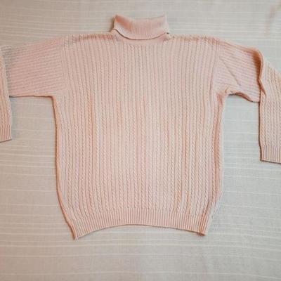 Lot 153: Burberrys Pink Cashmere Sweater