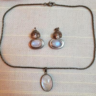 Lot 159: Moonstone Jewelry Set