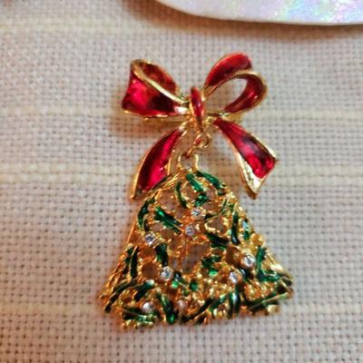 Lot 160: Christmas Jewelry Lot