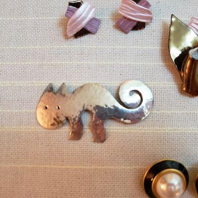 Lot 162: Mixed Jewelry Lot