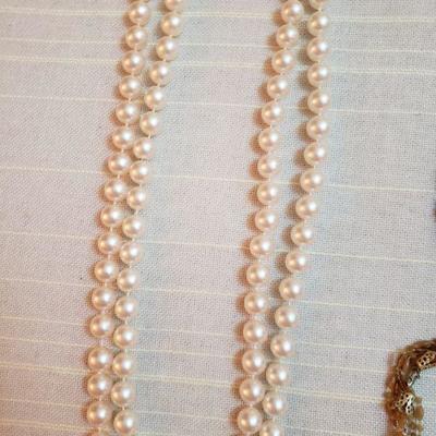 Lot 164: Necklace lot