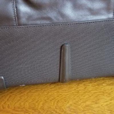 LOT # 187: SOLO Black Leather Travel Bag