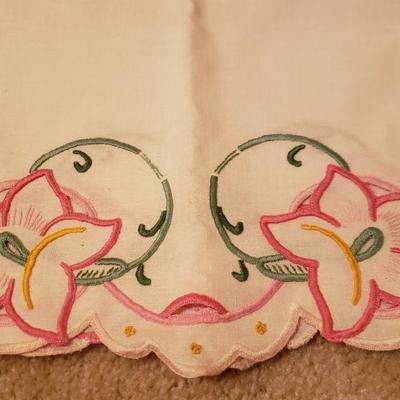 Lot 209:: (2) Pillowcases and a Runner