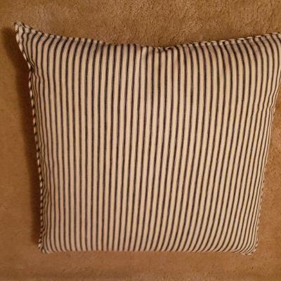 Lot 211: Ralph Lauren Decorative Pillow