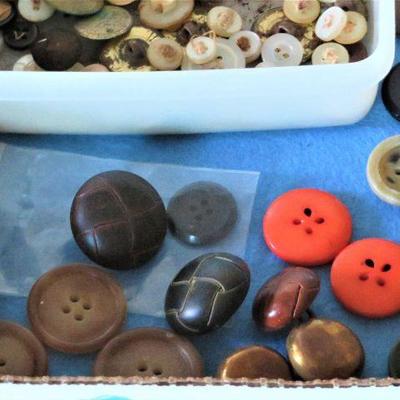 Vintage Sewing Buttons LOT