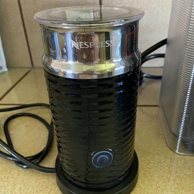 NESPRESSO VERTUOLINE ESPRESSO MAKER PLUS AEROCCINO FROTHER