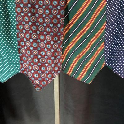 6 PCs Curated by our Stylist in Mulberry / Hunter Green. Carole Little, Asia Craft, Cut Loose, Soft Surroundings LOT#161