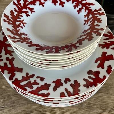 Z GALLERIE DINNER PLATES & SOUP BOWLS SET CORAL DESIGN NEW WITH TAGS