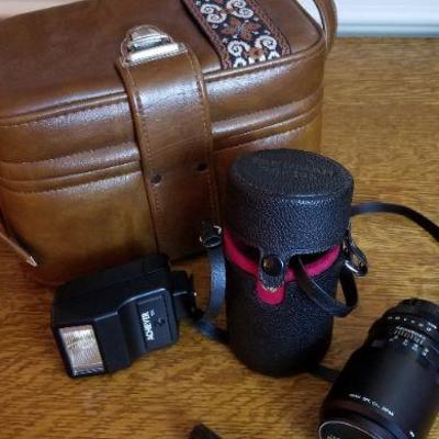 LOT #214: Vintage 35mm Camera Accessory Bundle (Lens, Brush and Flash w/ Case)