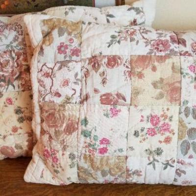 LOT #225: Vintage Ralph Lauren Decorative Pillow Cases w/ Pillows