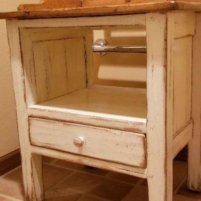 LOT #234: Wood Towel Storage Shelf w/ Drawer