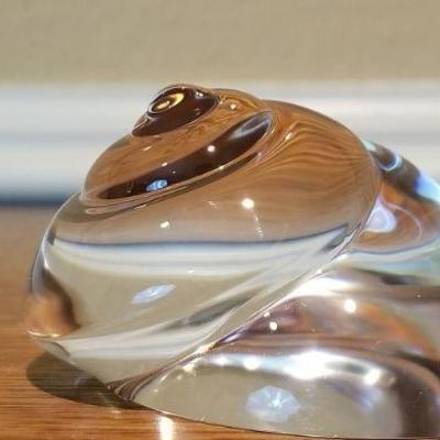 LOT #246: Stueben Glass Crystal Shell and Glass US Form 