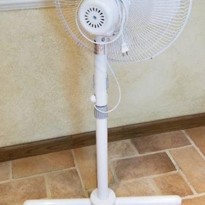 LOT #269: Tall Floor Fan - TESTED A+