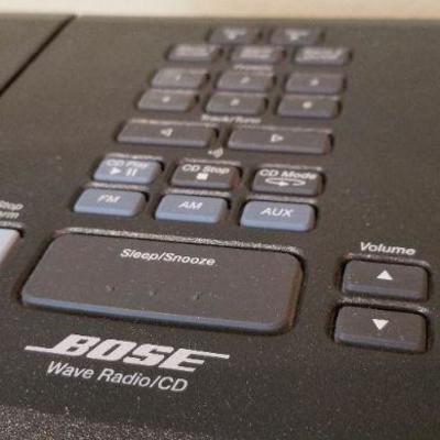 LOT #276: BOSE Wave CD Radio w/ remote