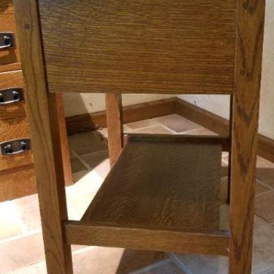 LOT #277: Vintage STICKLEY End Table w/ Drawer
